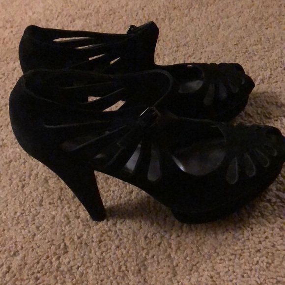 Nine West - Picture 2 of 3